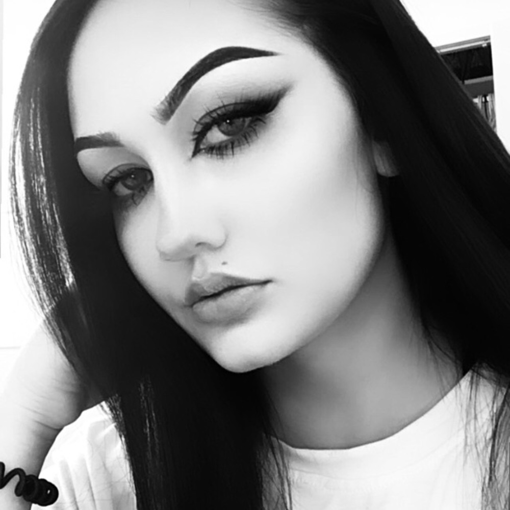 Meet your Posher, Cassie